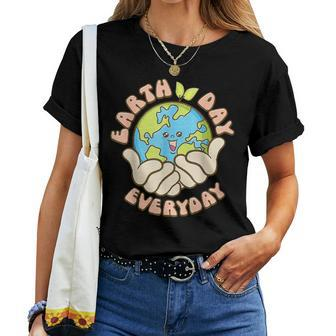 Earth Day Everyday Retro Groovy Mother Earth Women T-shirt | Mazezy
