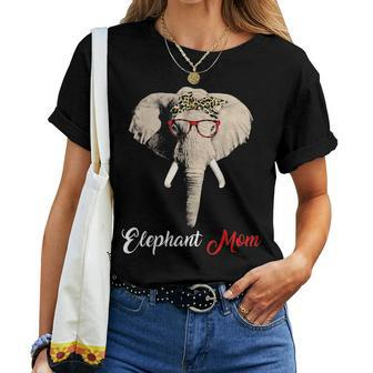 Elephant Mom Funny Hanging With Bandana Mama Gift Women T-shirt - Seseable