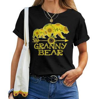 Granny Bear Bear Sunflower Mother Father Gifts Women T-shirt - Seseable