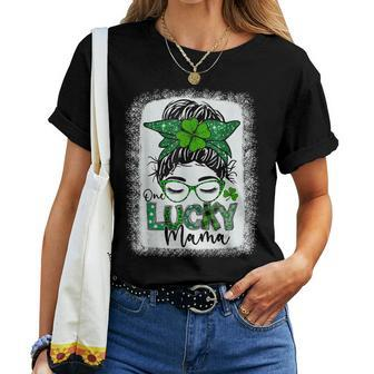 One Lucky Mama St Patricks Day Messy Bun Leopard Bandana Women T-shirt | Mazezy DE