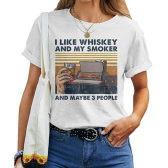 I Like Whiskey And My Smoker And Maybe 3 People Wine Vintage Women T-shirt Casual Daily Crewneck Short Sleeve Graphic Basic Unisex Tee