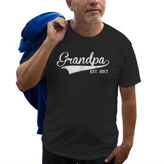 Grandpa Established 2017 Funny Grandpa Gift Old Men T-shirt | Mazezy