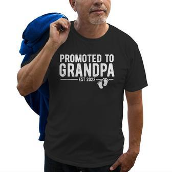 Promoted To Grandpa 2023 Soon To Be New Grandfather Gift For Mens Old Men T-shirt | Mazezy