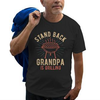 Stand Back Grandpa Is Grilling Vintage Gift For Him Bbq Fun Gift For Mens Old Men T-shirt | Mazezy