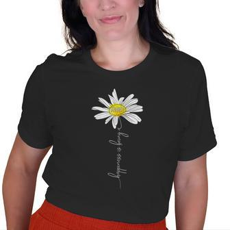 Happiness Is Being A Mom Daisy Old Women T-shirt | Mazezy