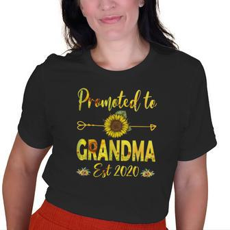 Promoted To Grandma Est 2020 First Time Mom Sunflower Old Women T-shirt | Mazezy