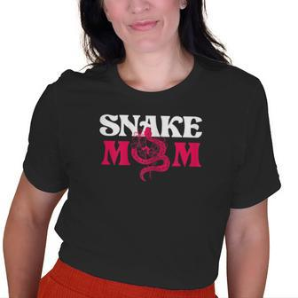 Snake Mom Mother Flowers Rattlesnake Python Cobra Old Women T-shirt | Mazezy