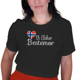 Vi Elsker Bestemor We Love Grandma Norwegian Old Women T-shirt | Mazezy