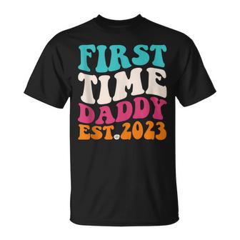 Mens First Time Daddy New Dad Est 2023 Fathers Day Dad Baby Kids  Unisex T-Shirt