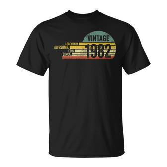 39 Year Old Legendary Retro Vintage Awesome Birthday 1982 T-Shirt - Seseable