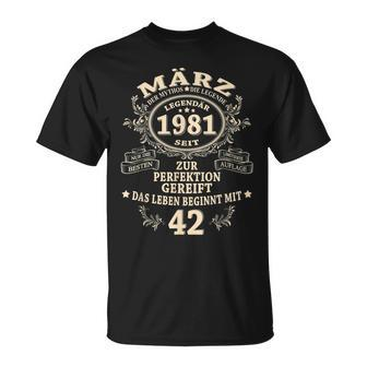 42 Geburtstag Geschenk Mann Mythos Legende März 1981 T-Shirt - Seseable