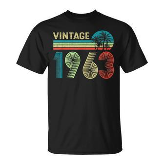 60 Years Old Gifts Vintage 1963 Gift Men Women 60Th Birthday Unisex T-Shirt | Mazezy