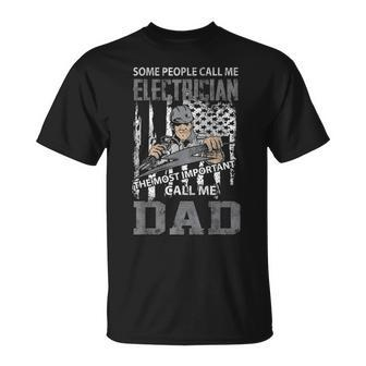 Electrician Dad Fathers Day Funny Daddy Men Dad Gift Unisex T-Shirt - Seseable
