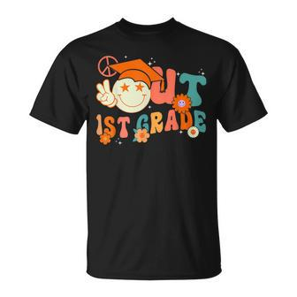 Groovy Retro Happy Last Day Of School Peace Out First Grade Unisex T-Shirt | Mazezy