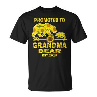 Promoted To Grandma Bear Est 2019 New Grandma Gift Unisex T-Shirt | Mazezy