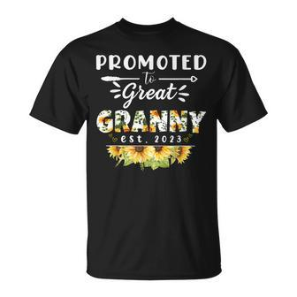Promoted To Great Granny Est 2023 Floral First Time Grandma Unisex T-Shirt | Mazezy