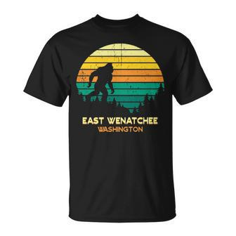 Retro East Wenatchee Washington Big Foot Souvenir V2 Unisex T-Shirt - Seseable