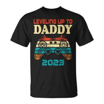 Mens Retro Vintage Leveling Up To Daddy 2023 Promoted To Dad T-Shirt - Seseable