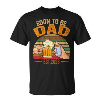 Mens Soon To Be Dad Est 2023 Fathers Day New Dad Vintage Mens T-Shirt - Seseable