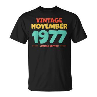 Vintage 1977 November Legend Born In November 1977 Geburtstag T-Shirt - Seseable