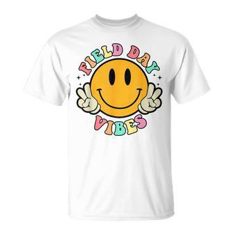 Hippie Smile Face Field Day Vibes Groovy Field Day 2023 Unisex T-Shirt | Mazezy
