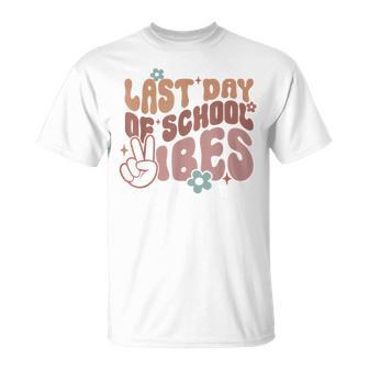 Last Day Of School Vibes Happy End Of School Hello Summer Unisex T-Shirt | Mazezy