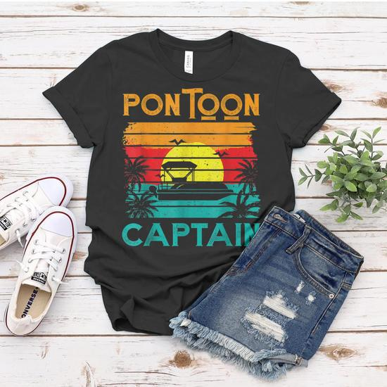 Funny Pontoon Captain Retro Vintage Style Pontoon Boat Women T-shirt