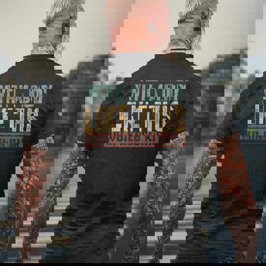 Con A Body Like This Who Needs Hair T-shirt Da Uomo Con Stampa Posteriore - Foto 8