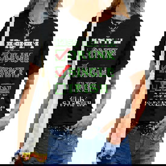Kiss Me I'm Drunk And Single St. Patrick's Day Bar Crawl T-Shirt Kiss Me I'm Drunk And Single St. Patrick's Day Bar Crawl T-Shirt