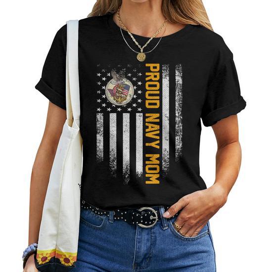 Vintage USA Proud US Navy Mom American Flag Patriotic Gift Women T-Shirt