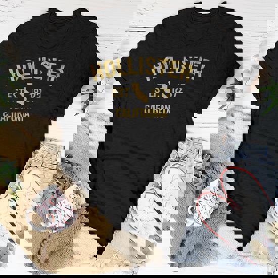 Hollister womens graphic tees sales
