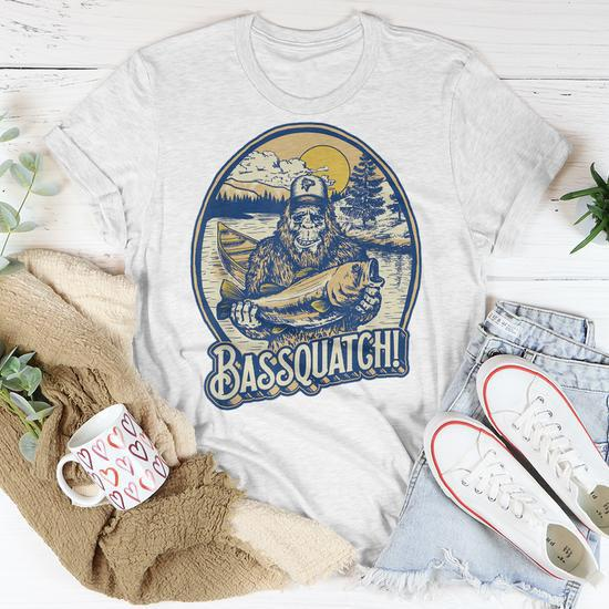 Bassquatch Bass Fisherman Sasquatch Funny Bigfoot Fishing Unisex T-Shirt