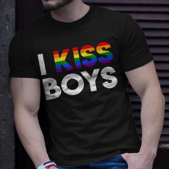 I Kiss Boys - Lgbt Rainbow Pride Month Vintage Twink Gay T-shirt - Seseable