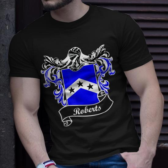 Roberts Coat Of Arms Surname Last Name Family Crest Unisex T-Shirt