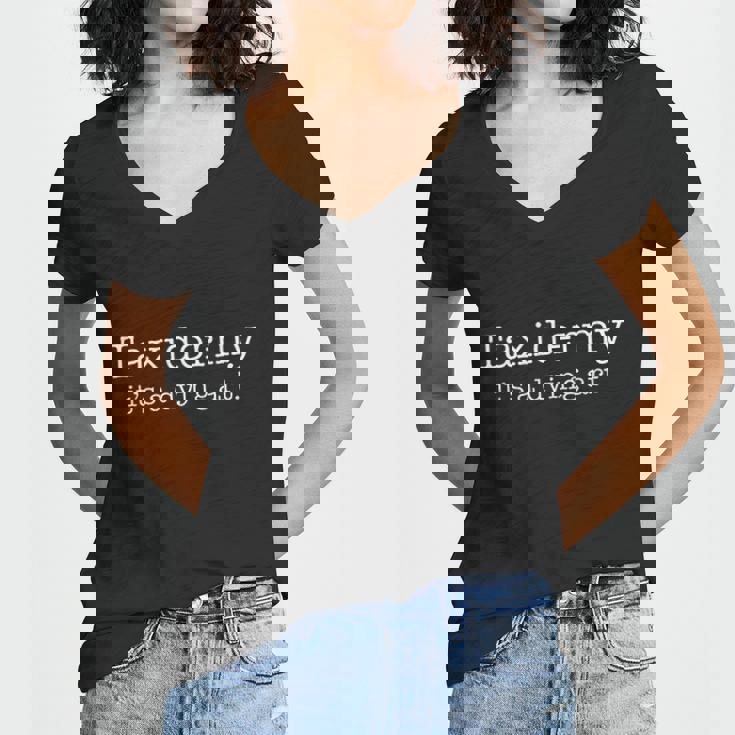 Funny Taxidermy Its A Dying Art Hunter Taxidermist Women V-Neck T-Shirt