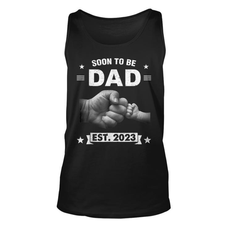 Soon To Be Dad Est 2023 Expect Baby New Dad Christmas Unisex Tank Top