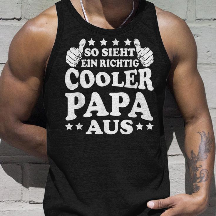 Herren So Sieht Ein Richtig Cooler Papa Aus Vatertag Mann Tank Top Geschenke für Ihn