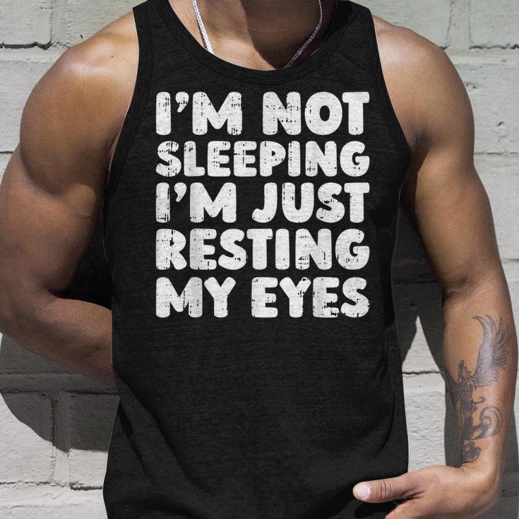 Ich Schlafe Nicht Ich Ruhe Nur Meine Augen Aus Papa Geschenk Tank Top Geschenke für Ihn