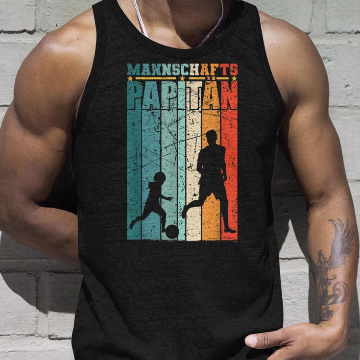 Mannschaftspapitän Vater Sohn Fußballer Fußball Papa Tank Top Geschenke für Ihn