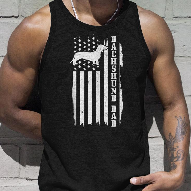 Mens Dachshund Dad Vintage American Flag Patriotic Weiner Dog Unisex Tank Top Gifts for Him