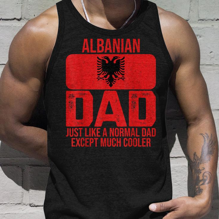 Mens Vintage Albanian Dad Albania Flag Design Fathers Day Unisex Tank Top Gifts for Him