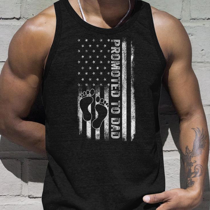 Mens Vintage Promoted To Dad Est 2023 First Time Fathers Day Gift Unisex Tank Top Gifts for Him