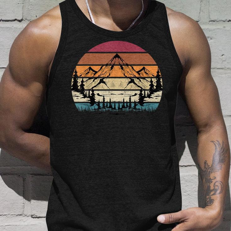 Outdoor Hike Hobby Sport Hiker Nature Mountain Retro Hiking Unisex Tank Top Gifts for Him