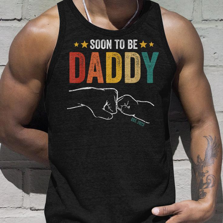Soon To Be Daddy Est2023 Retro Vintage Dad Fathers Day Unisex Tank Top Gifts for Him