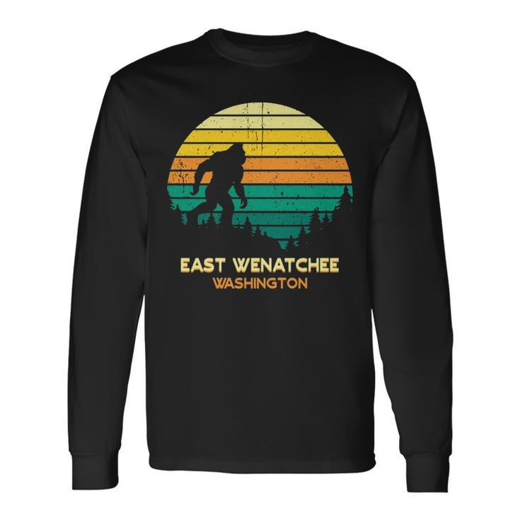 Retro East Wenatchee Washington Big Foot Souvenir V2 Long Sleeve T-Shirt