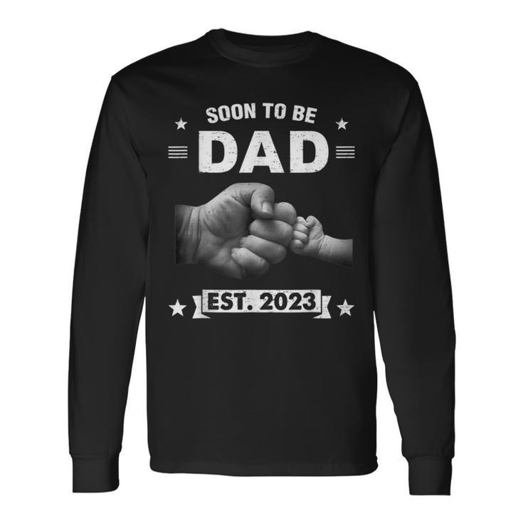 Soon To Be Dad Est 2023 Expect Baby New Dad Christmas Long Sleeve T-Shirt T-Shirt