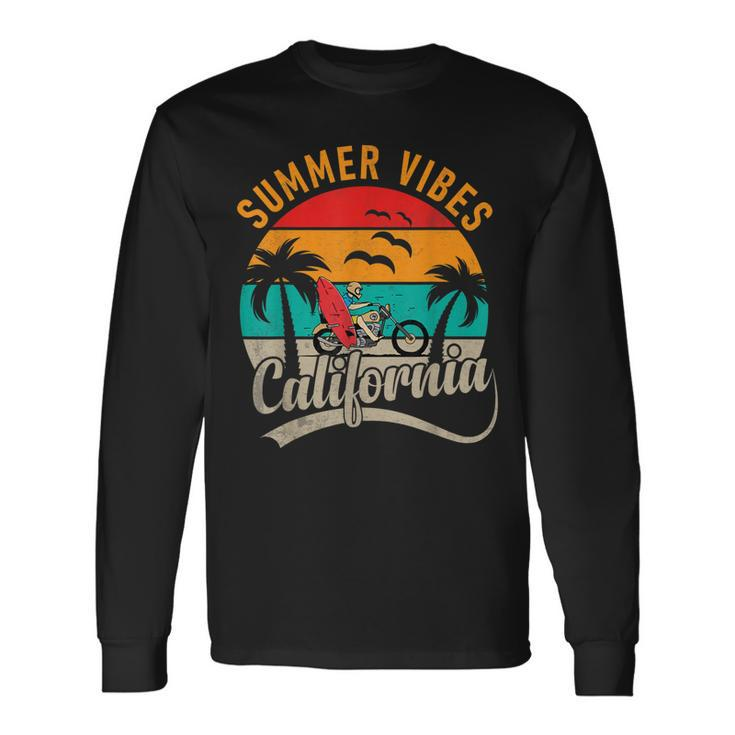 Vintage Surfer Retro Surfing Beach Summer Vibes California Long Sleeve T-Shirt T-Shirt