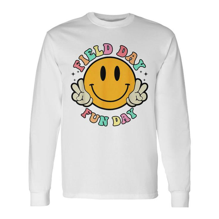 Hippie Smile Face Field Day Fun Day Groovy Field Day 2023 Long Sleeve T-Shirt T-Shirt