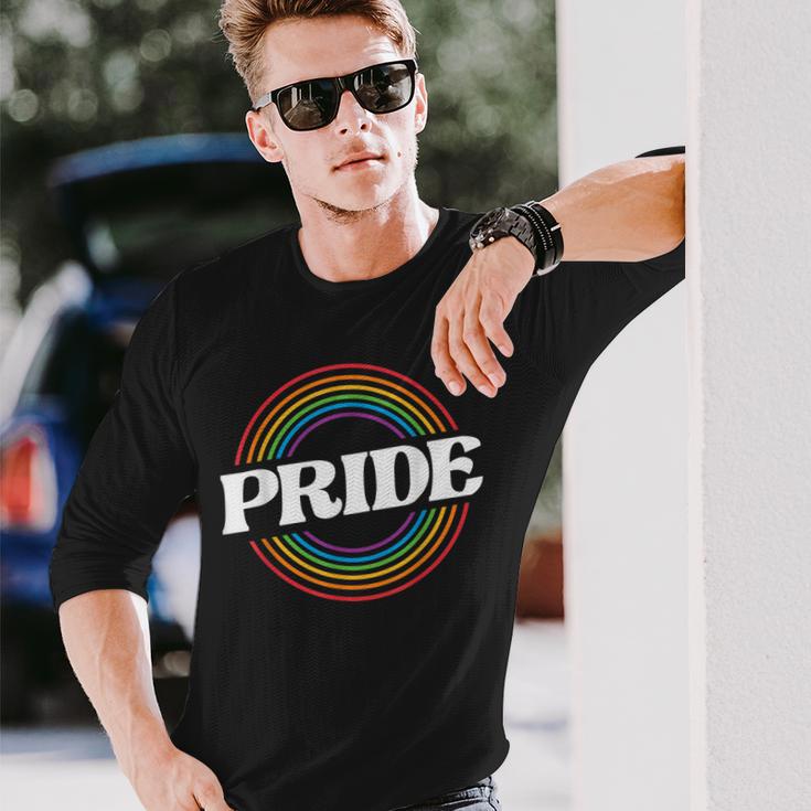 Unisex Schwarzes Langarmshirts, Regenbogen PRIDE Schriftzug, Mode für LGBT+ Geschenke für Ihn