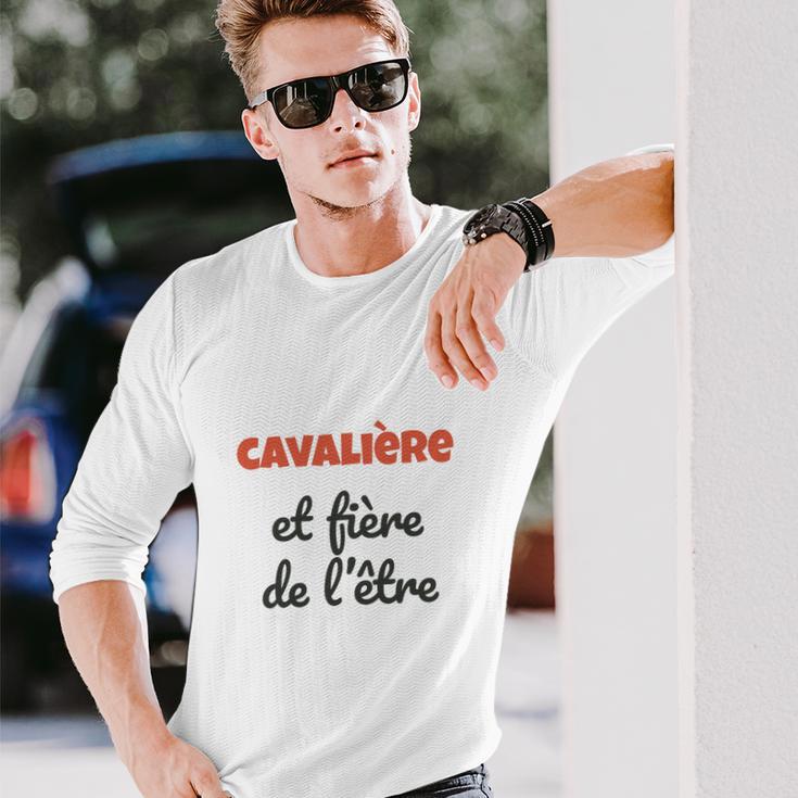 Weißes Langarmshirts CAVALIÈRE et fière de l'être für Reitsportfans Geschenke für Ihn